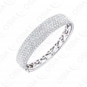 18 KARAT DIAMOND BANGLE